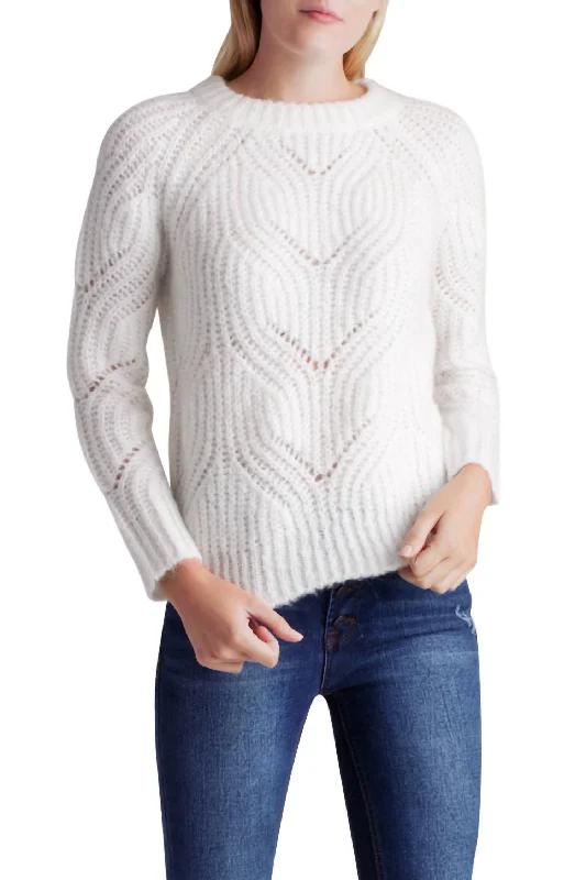 Stylish Women's Attire Twisted Fuzzy Yarn Long Sleeve Sweater In White