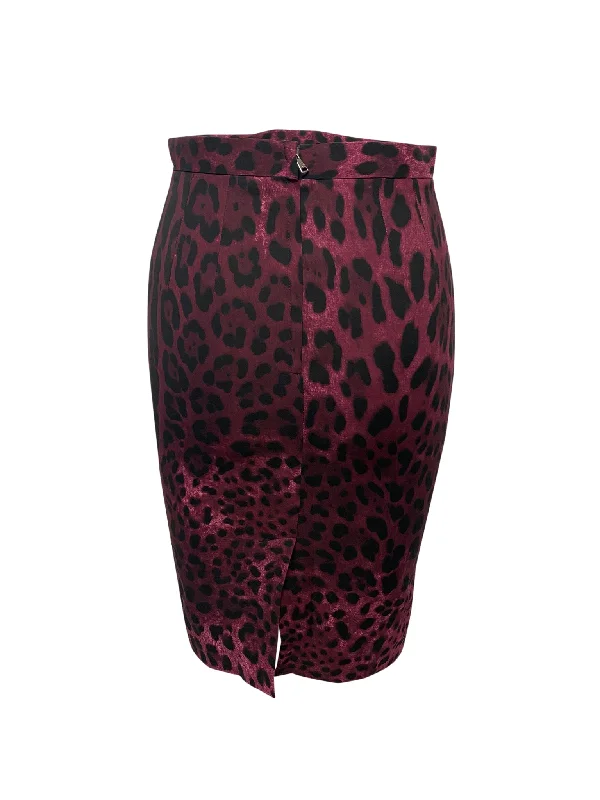 Women's Functional Outfit For Outdoor Activities Dolce & Gabbana Leopard Print Pencil Skirt in Red Silk