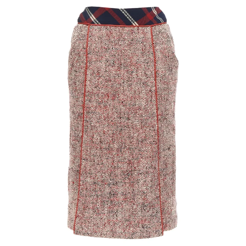 Fashionable Women's Outfit Chanel speckled boucle tartan pencil skirt