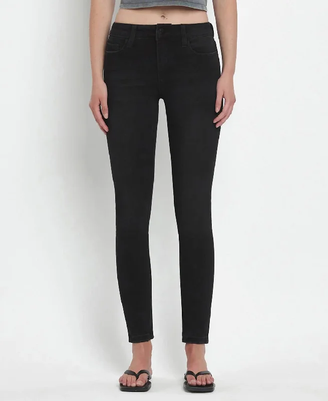 Elegant Women's Clothing Shadow Jeans In Indulgent