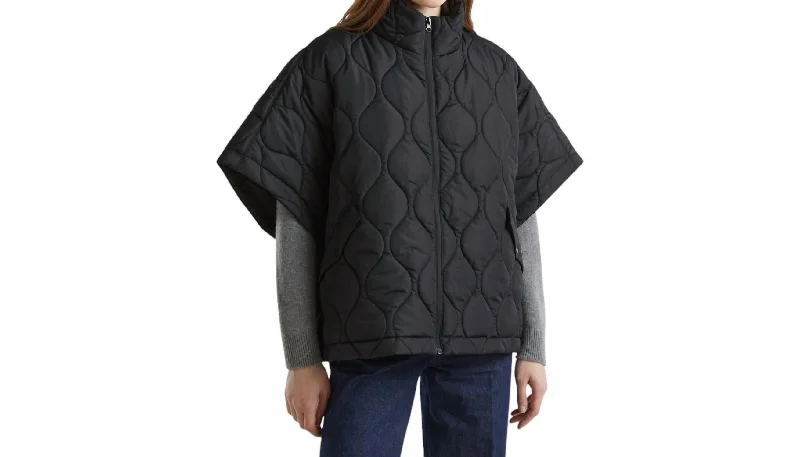 Women's Functional Outdoor Garments Quilted Poncho In Black